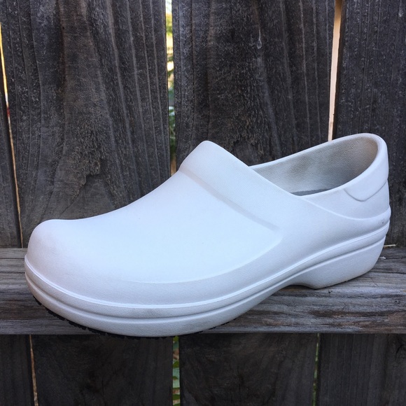 crocs triple comfort womens